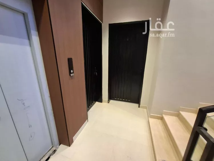 دور للبيع في شارع مطلق بن جفال, حي إشبيلية, مدينة الرياض, منطقة الرياض صورة 2