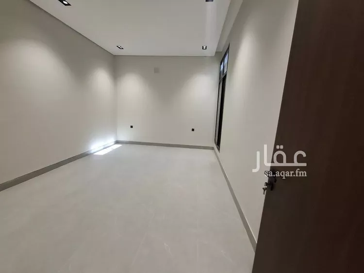 دور للبيع في شارع الرغيب, حي إشبيلية, مدينة الرياض, منطقة الرياض صورة 2