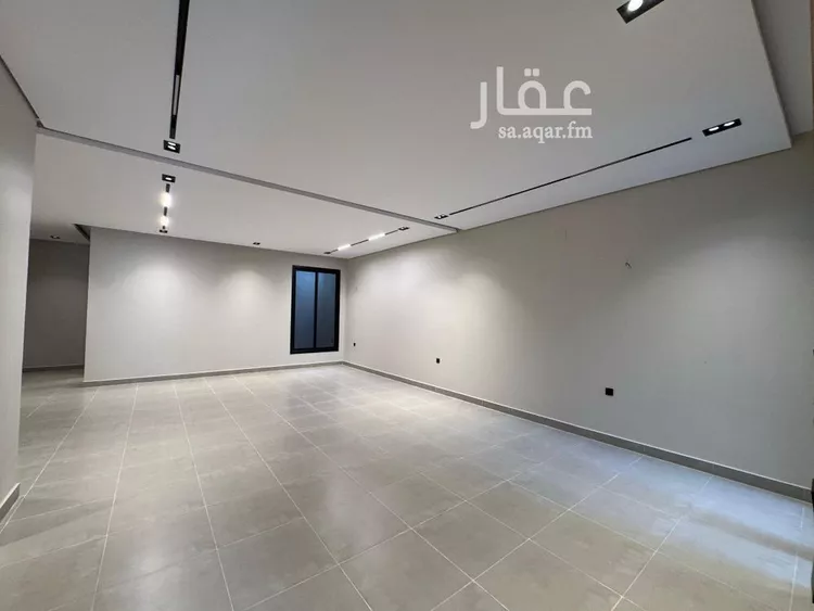 Floor for Sale in Riyadh Al Yarmouk 6
