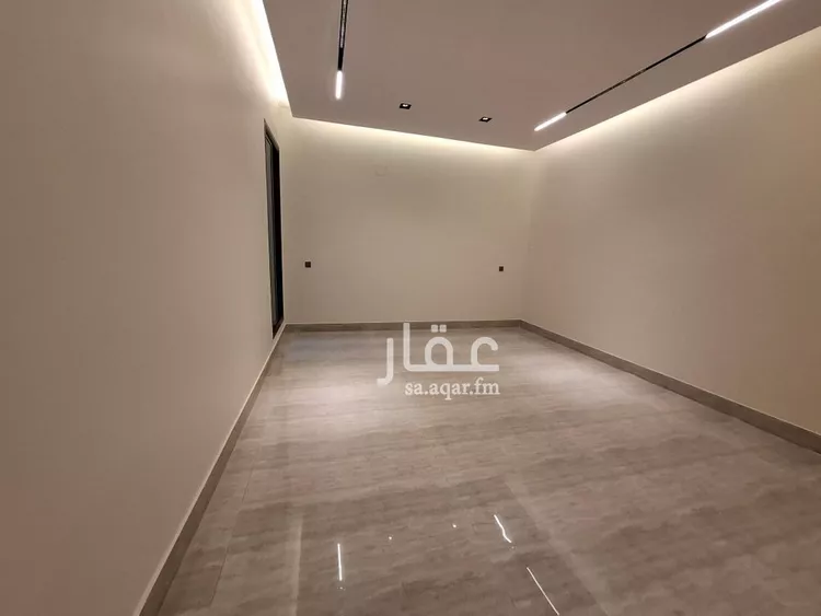 Floor for Sale in Riyadh Ar Rimal 8