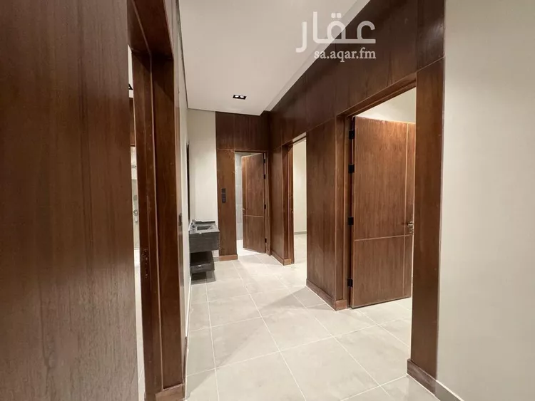 Floor for Sale in Riyadh Al Yarmouk 8
