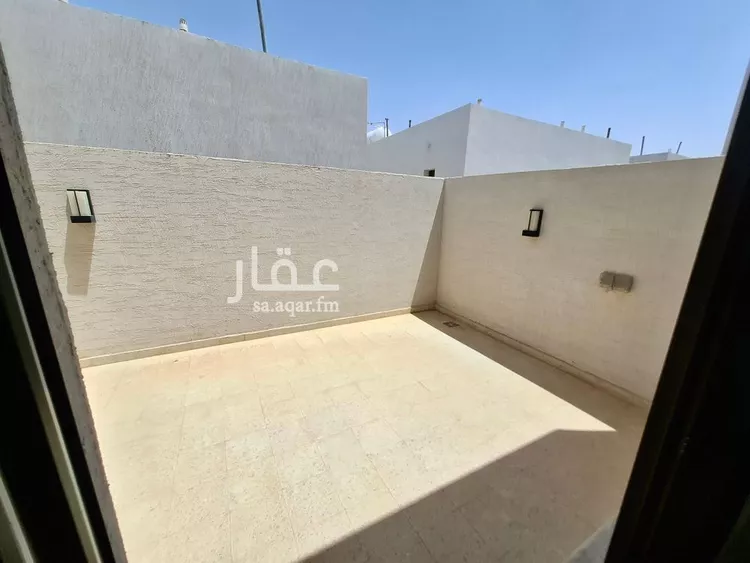 Floor for Sale in Riyadh Ar Rimal 6