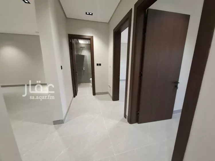 دور للبيع في شارع الرغيب, حي إشبيلية, مدينة الرياض, منطقة الرياض صورة 3