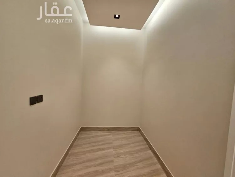 فيلا للبيع في شارع وادي الساحل, حي الرمال, مدينة الرياض, منطقة الرياض صورة 3