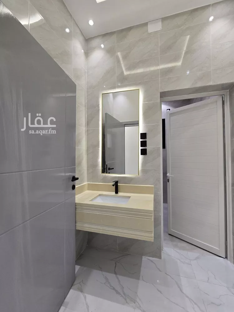 شقة للبيع في شارع مدرسة المرور, حي المعلاة, مدينة احد رفيده, منطقة عسير صورة 4