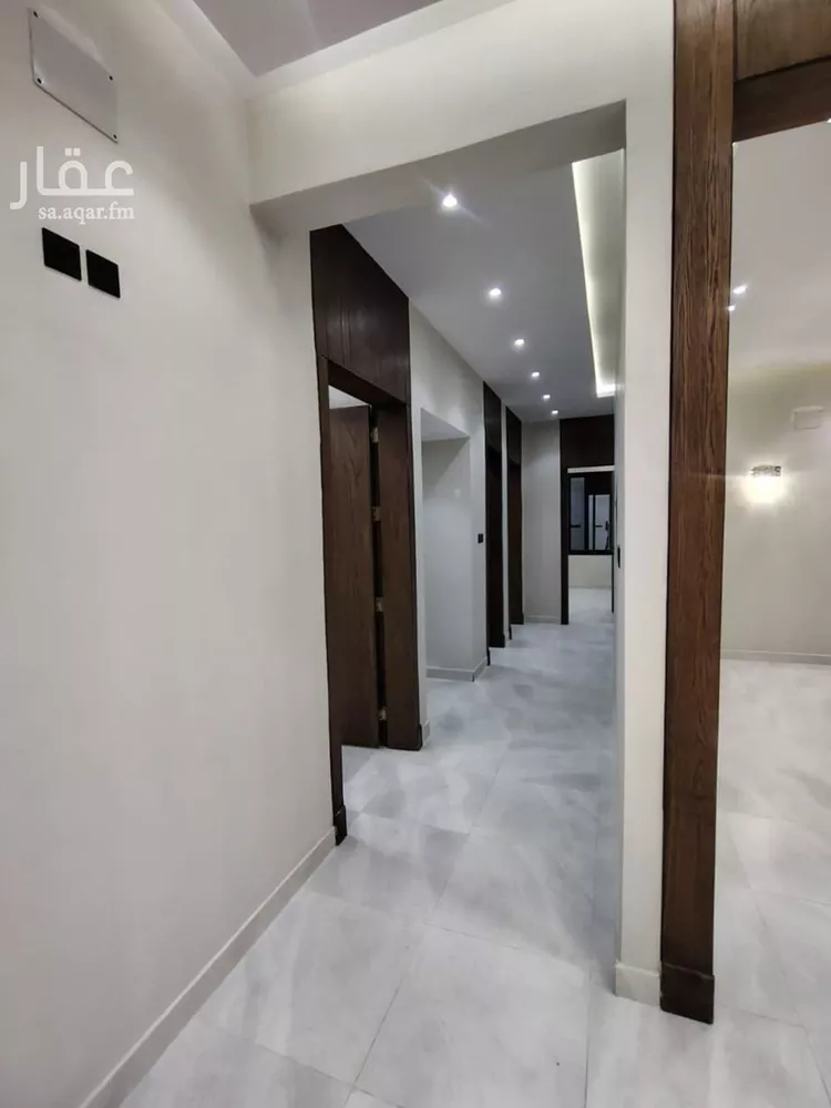 شقة للبيع في شارع ابراهيم العطار, حي المروج, مدينة أبها, منطقة عسير صورة 2