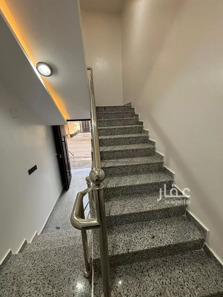 دور للبيع في شارع صخر بن امية السلمي, حي الربيع, مدينة خميس مشيط, منطقة عسير صورة 2