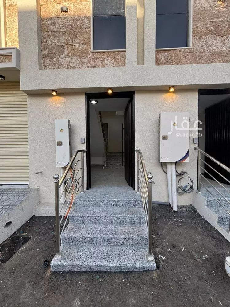 Floor for Sale in Khamis Mushait Ar Rabie 17