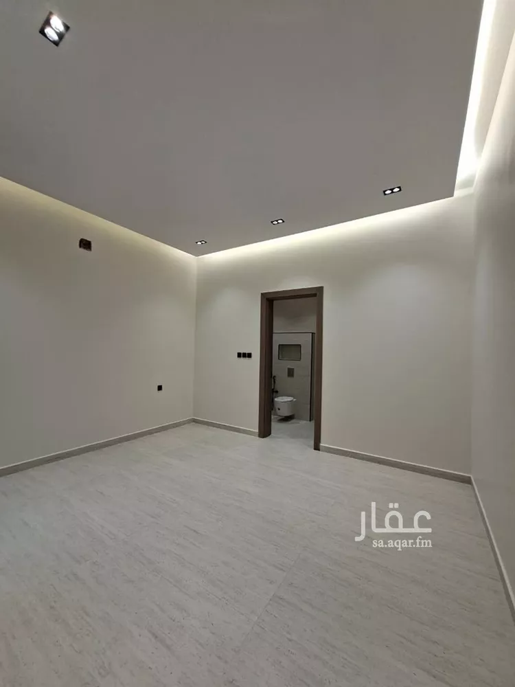 Floor for Sale in Riyadh Al Janadriyah 15