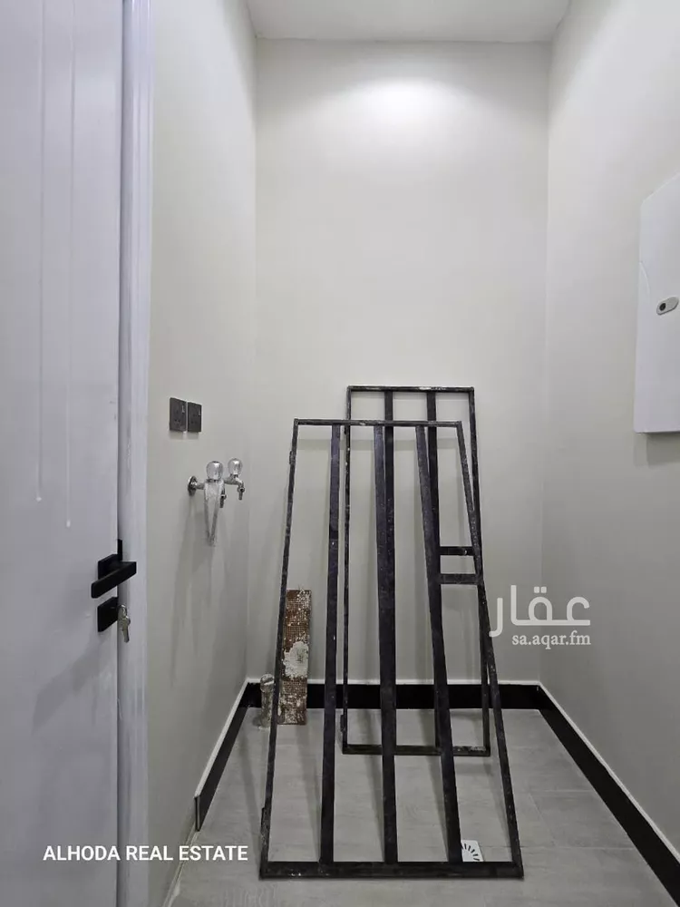 دور للبيع في شارع محسن المساوي, حي الورود, مدينة خميس مشيط, منطقة عسير صورة 5