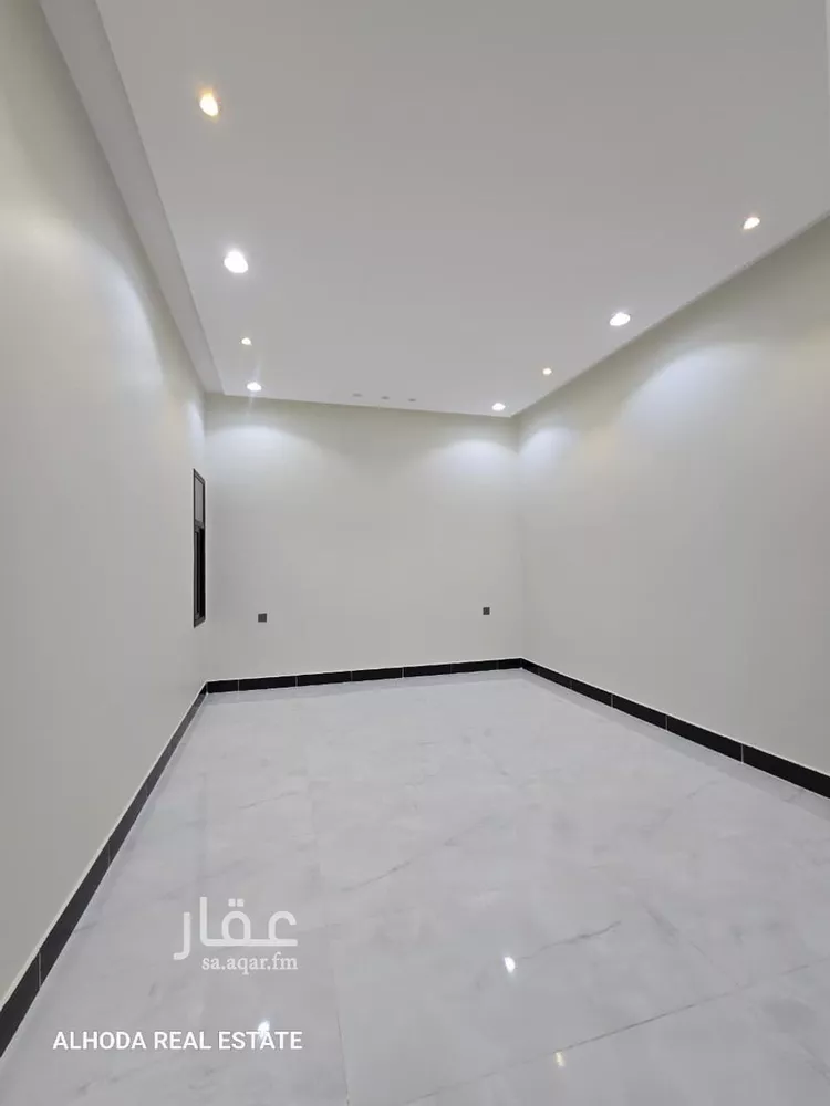 دور للبيع في شارع احمد بن محمد بن علي البسكري, حي الورود, مدينة خميس مشيط, منطقة عسير صورة 2