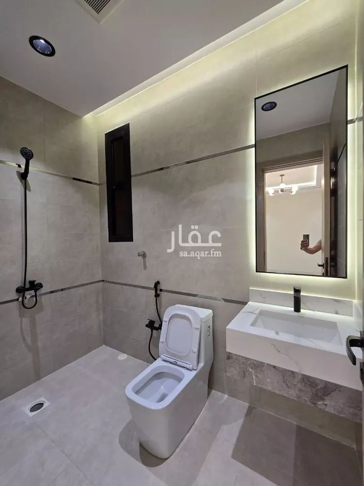 Floor for Sale in Ahad Rufaidah Al Aziziyah 8