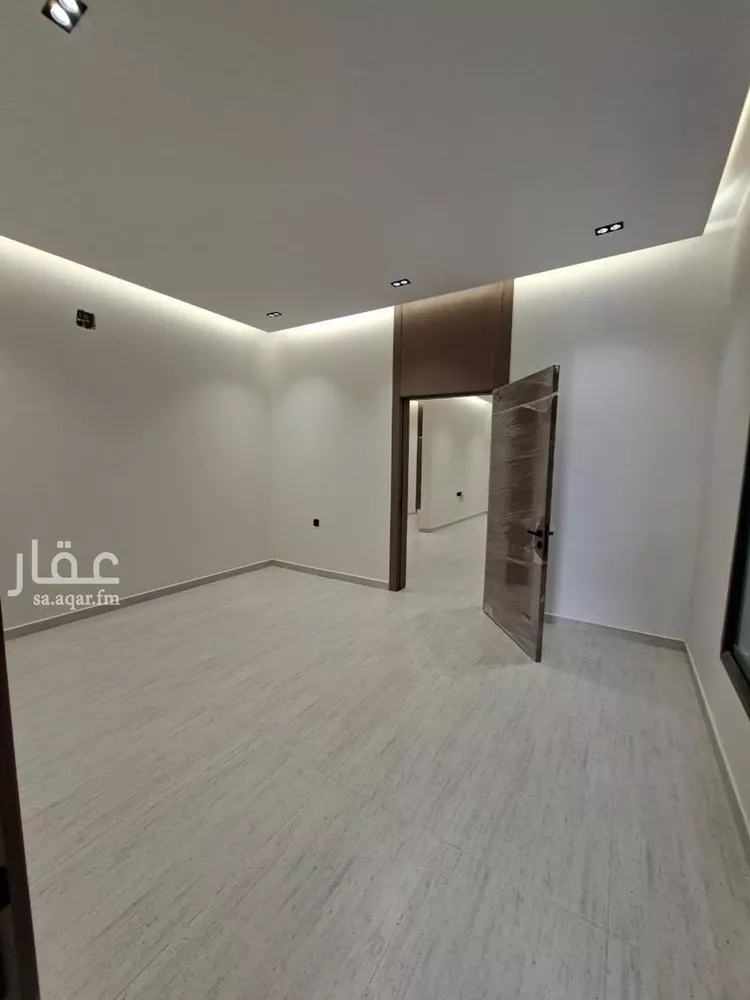Floor for Sale in Riyadh Al Janadriyah 10