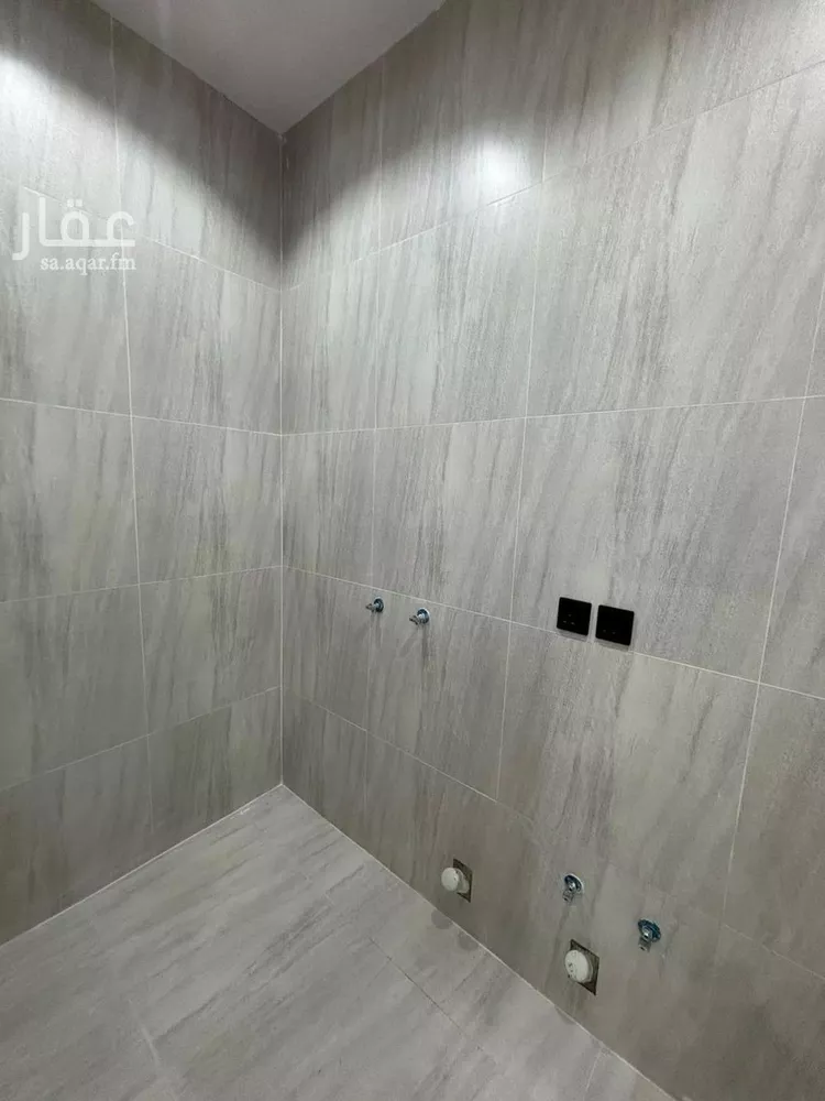 Floor for Sale in Khamis Mushait Ar Rabie 15