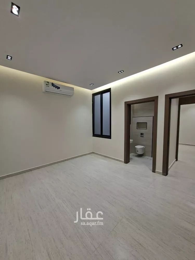 Floor for Sale in Riyadh Al Janadriyah 11