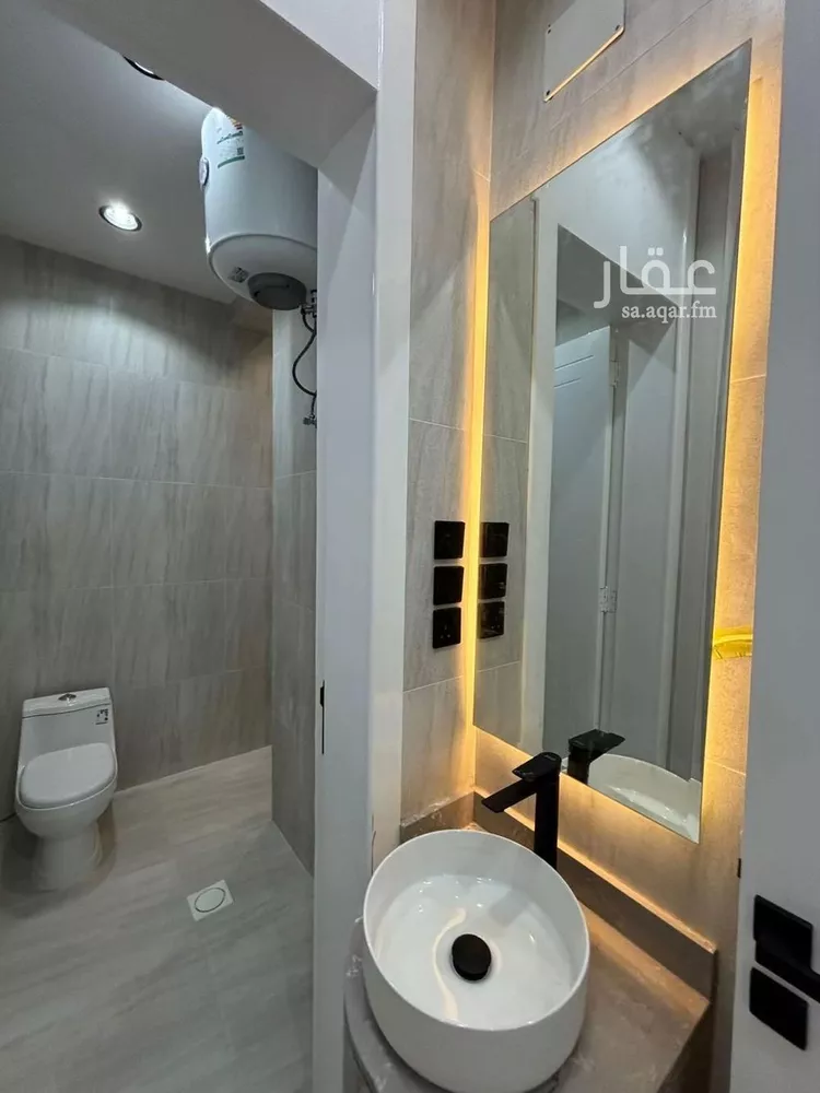 Floor for Sale in Khamis Mushait Ar Rabie 7