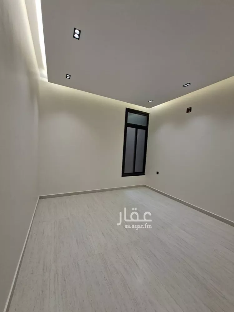 Floor for Sale in Riyadh Al Janadriyah 12