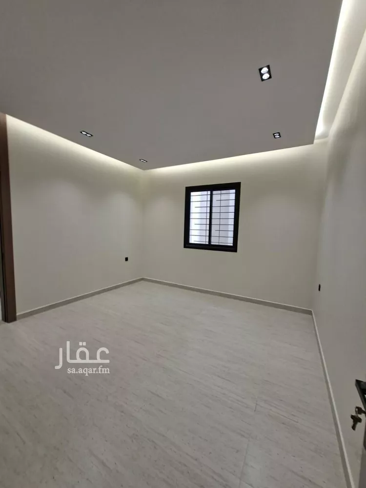 Floor for Sale in Riyadh Al Janadriyah 12