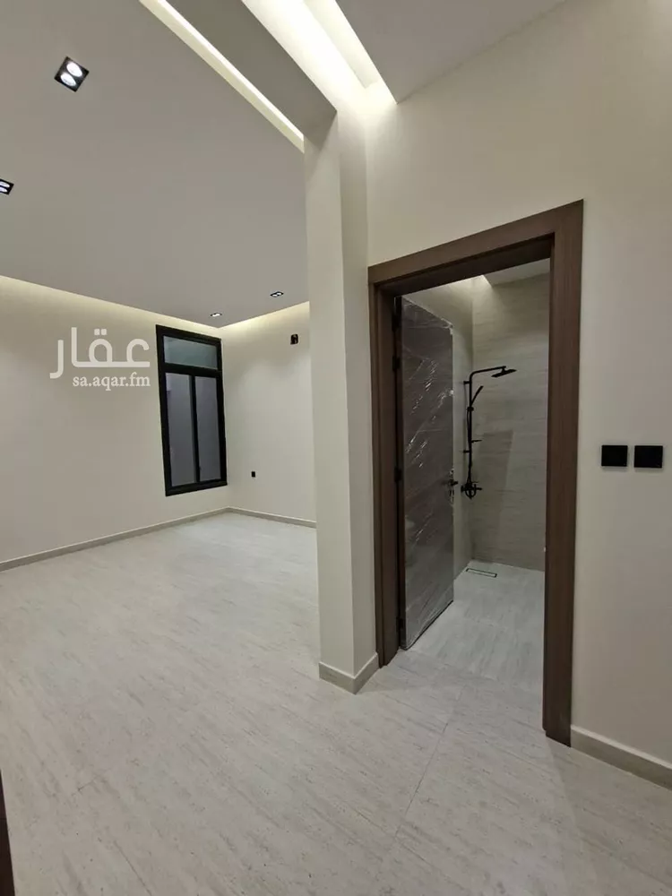 Floor for Sale in Riyadh Al Janadriyah 9