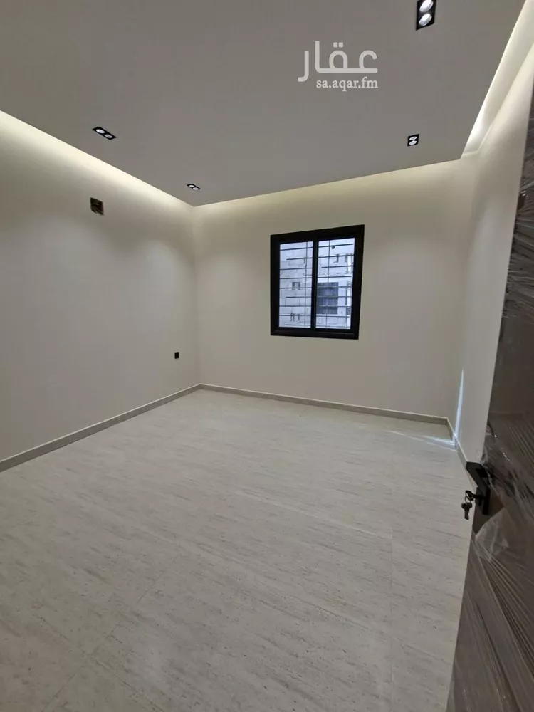 Floor for Sale in Riyadh Al Janadriyah 14