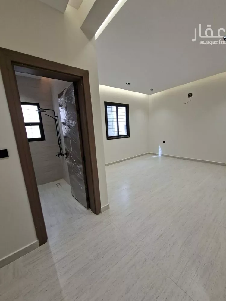 Floor for Sale in Riyadh Al Janadriyah 8