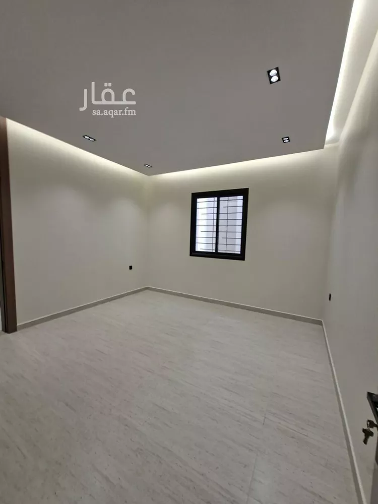 Floor for Sale in Riyadh Al Janadriyah 13