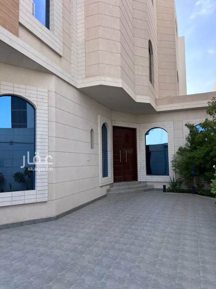 فيلا للبيع في شارع عبدالرحمن بشناق, حي المهدية, مدينة الرياض, منطقة الرياض 14