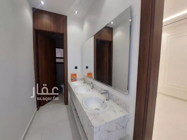 فيلا للبيع في شارع رقم 330, حي ظهرة لبن, مدينة الرياض, منطقة الرياض 12
