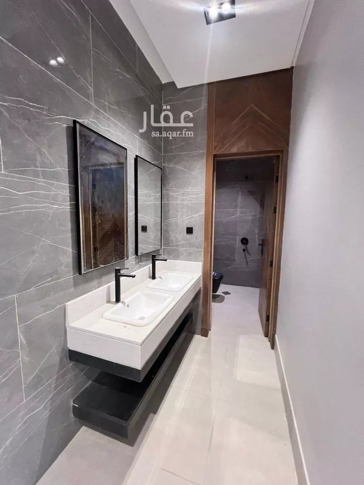 Floor for Sale in Riyadh Al Uraija Al Gharbiyah 9