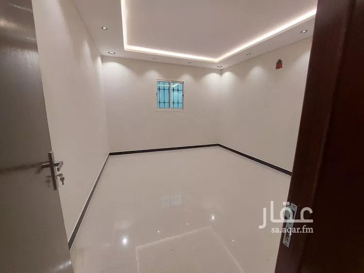فيلا للبيع في شارع رقم 142, حي ظهرة لبن, مدينة الرياض, منطقة الرياض 9