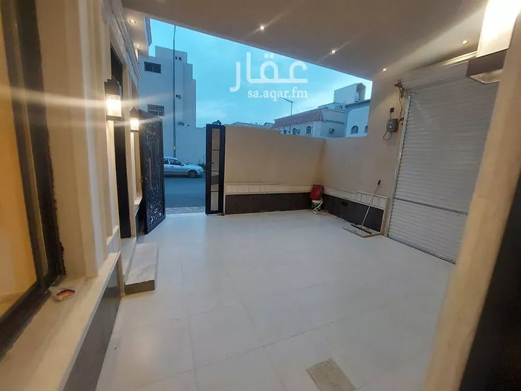 فيلا للبيع في شارع أبي زيد البلخي, حي ظهرة لبن, مدينة الرياض, منطقة الرياض صورة 3