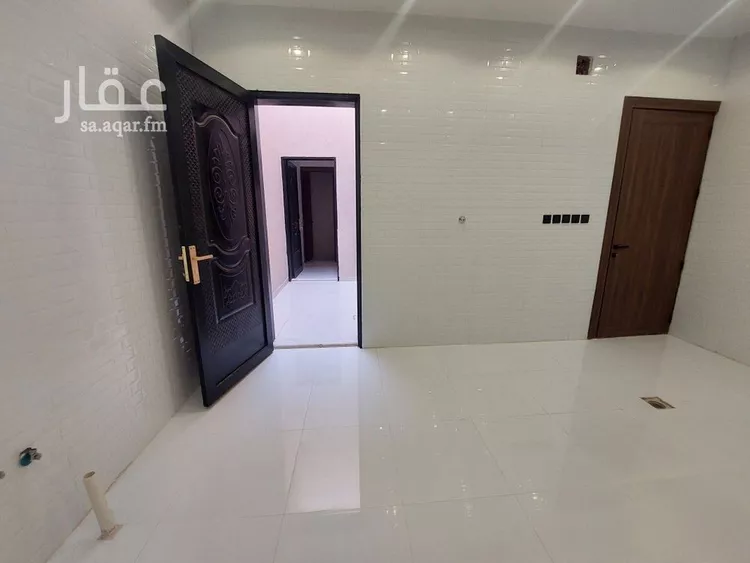 فيلا للبيع في شارع رقم 330, حي ظهرة لبن, مدينة الرياض, منطقة الرياض 7