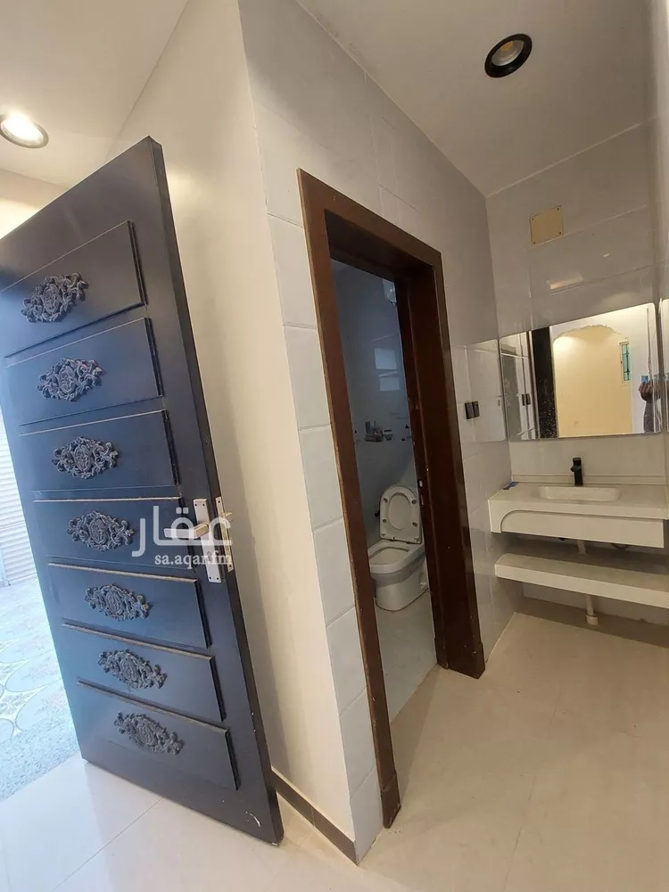 فيلا للبيع في شارع رقم 142, حي ظهرة لبن, مدينة الرياض, منطقة الرياض 16