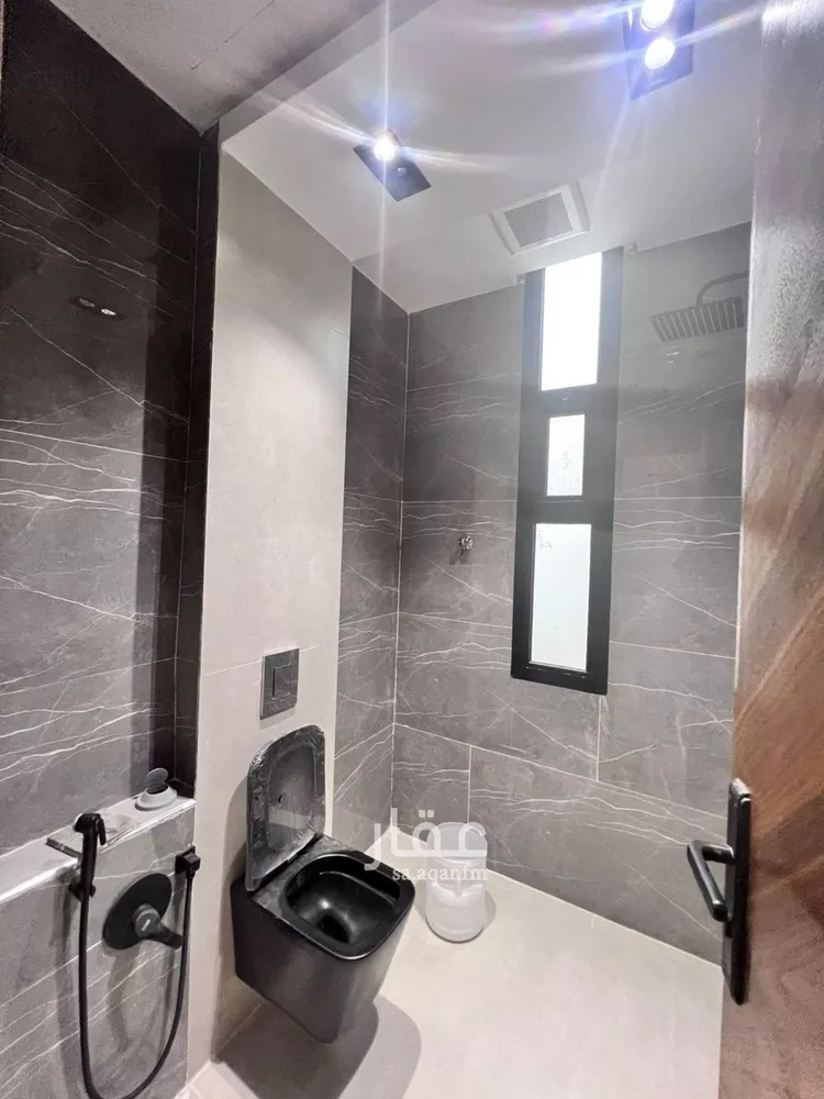 Floor for Sale in Riyadh Al Uraija Al Gharbiyah 6