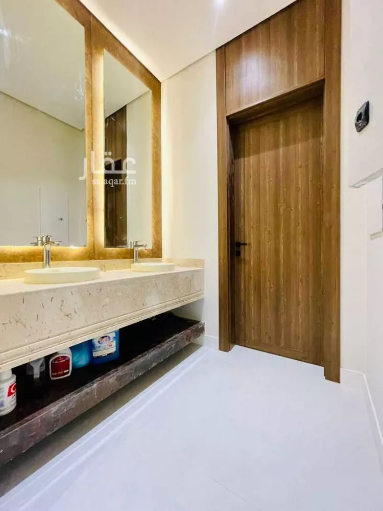 فيلا للبيع في شارع عثمان بن سليمان, حي المهدية, مدينة الرياض, منطقة الرياض صورة 5