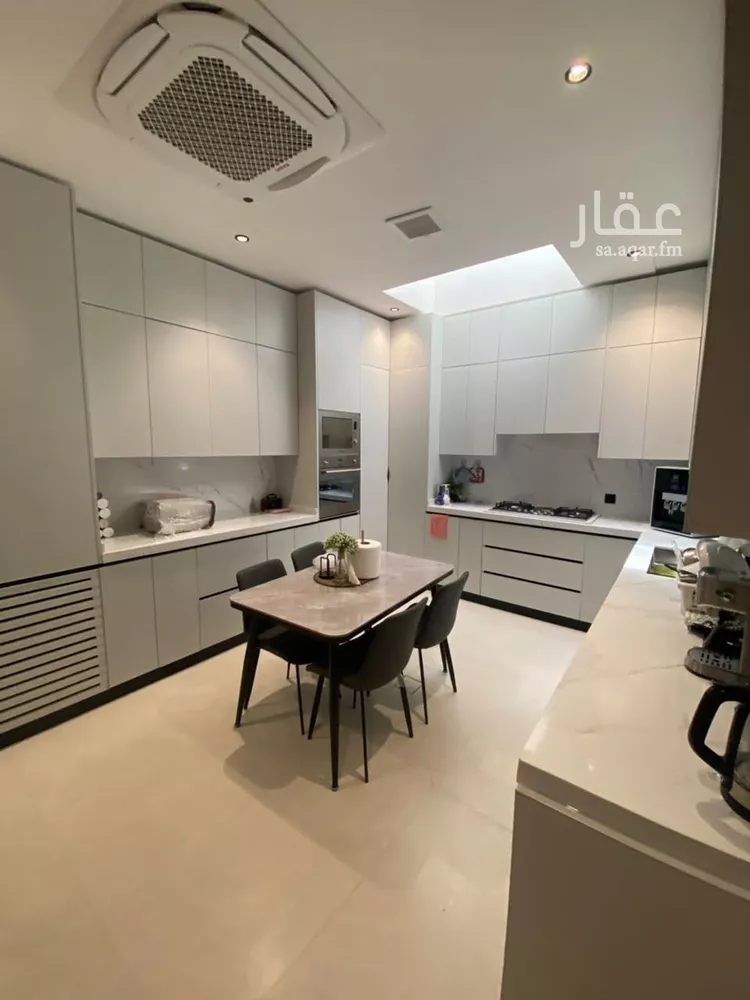 فيلا للبيع في شارع عبدالله بن حبان, حي المهدية, مدينة الرياض, منطقة الرياض 10
