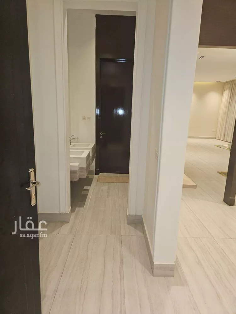 فيلا للإيجار في شارع أحمد الدارميّ, حي العريجاء الغربي, مدينة الرياض, منطقة الرياض صورة 5