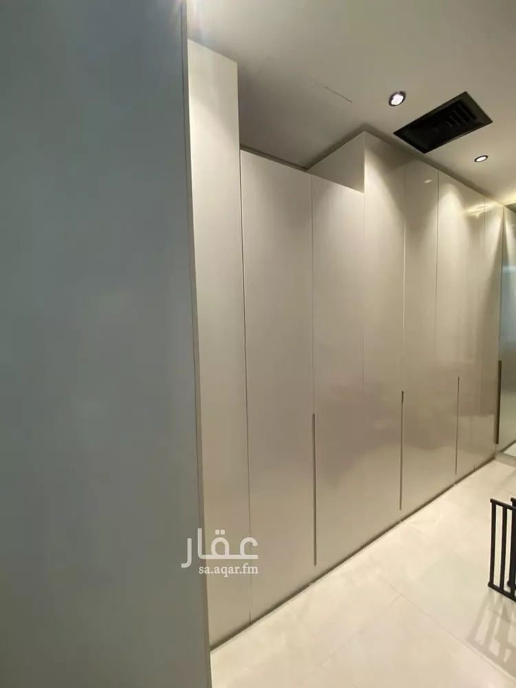 فيلا للبيع في شارع عبدالله بن حبان, حي المهدية, مدينة الرياض, منطقة الرياض 13