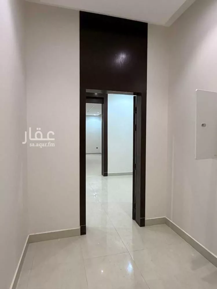 دور للبيع في شارع 101 st, حي الندوة, مدينة الرياض, منطقة الرياض 9