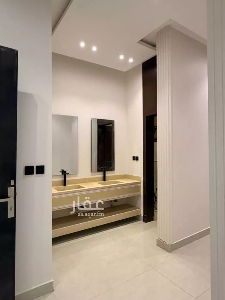 دور للبيع في شارع 101 st, حي الندوة, مدينة الرياض, منطقة الرياض 6