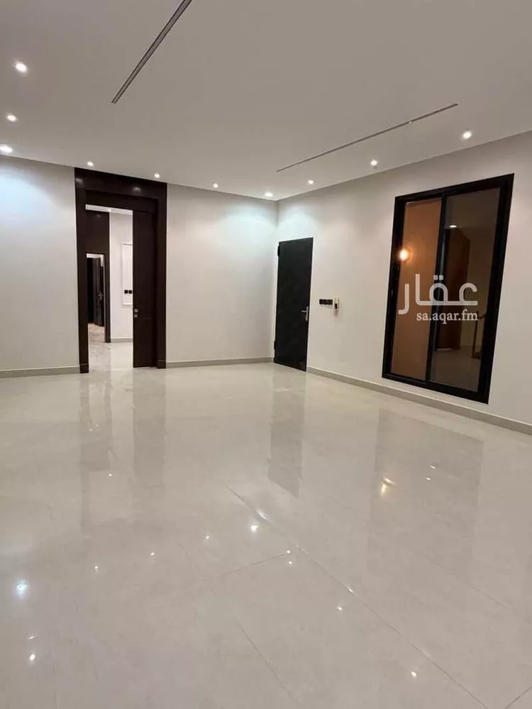 دور للبيع في شارع 101 st, حي الندوة, مدينة الرياض, منطقة الرياض 7