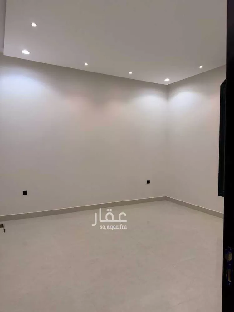 دور للبيع في شارع 101 st, حي الندوة, مدينة الرياض, منطقة الرياض 15