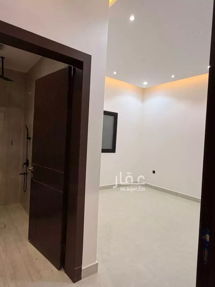 دور للبيع في شارع 101 st, حي الندوة, مدينة الرياض, منطقة الرياض 10