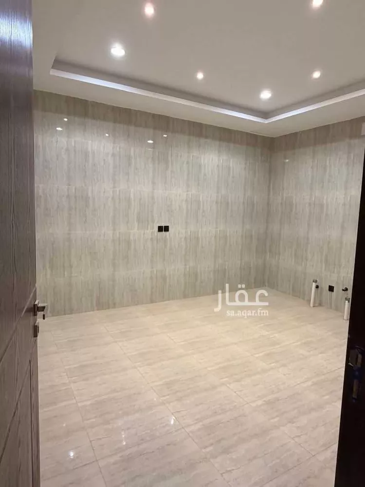 دور للبيع في شارع 101 st, حي الندوة, مدينة الرياض, منطقة الرياض 14