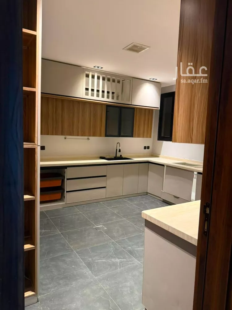 Floor for Rent in Riyadh Ghirnatah