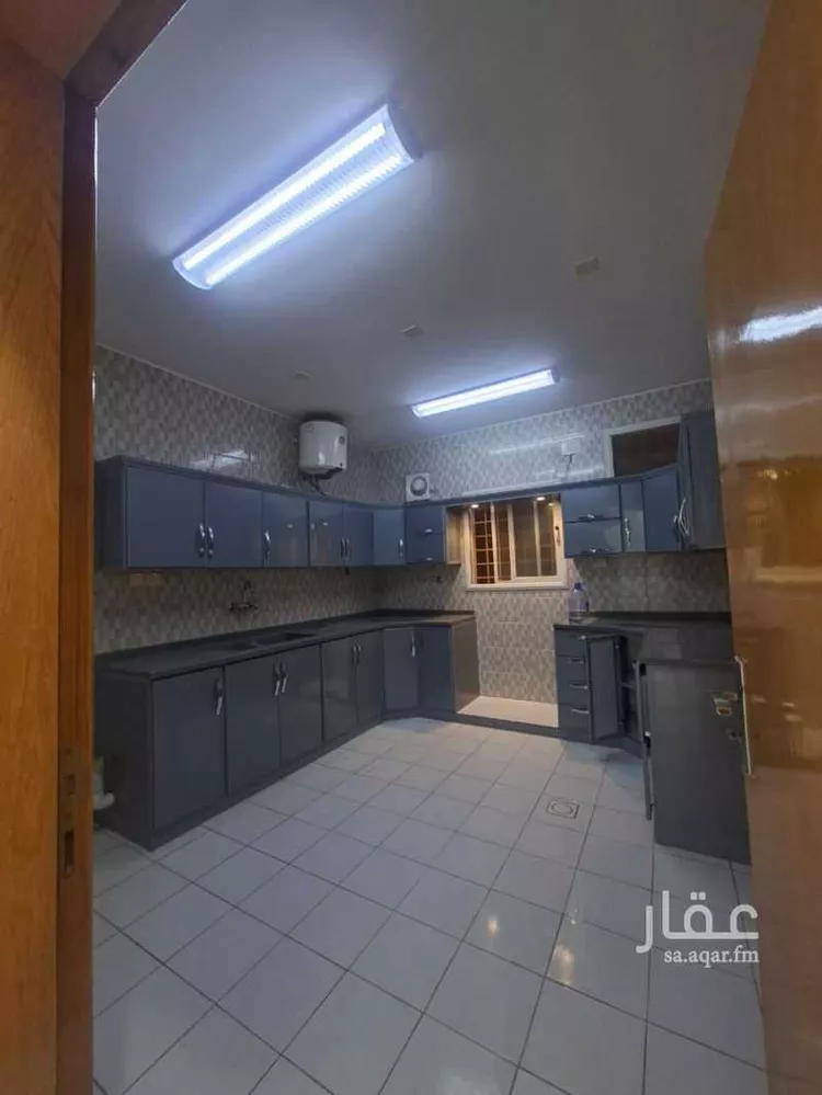 عمارة للبيع في شارع عباد الناجي, حي الشرف, مدينة خميس مشيط, منطقة عسير 7