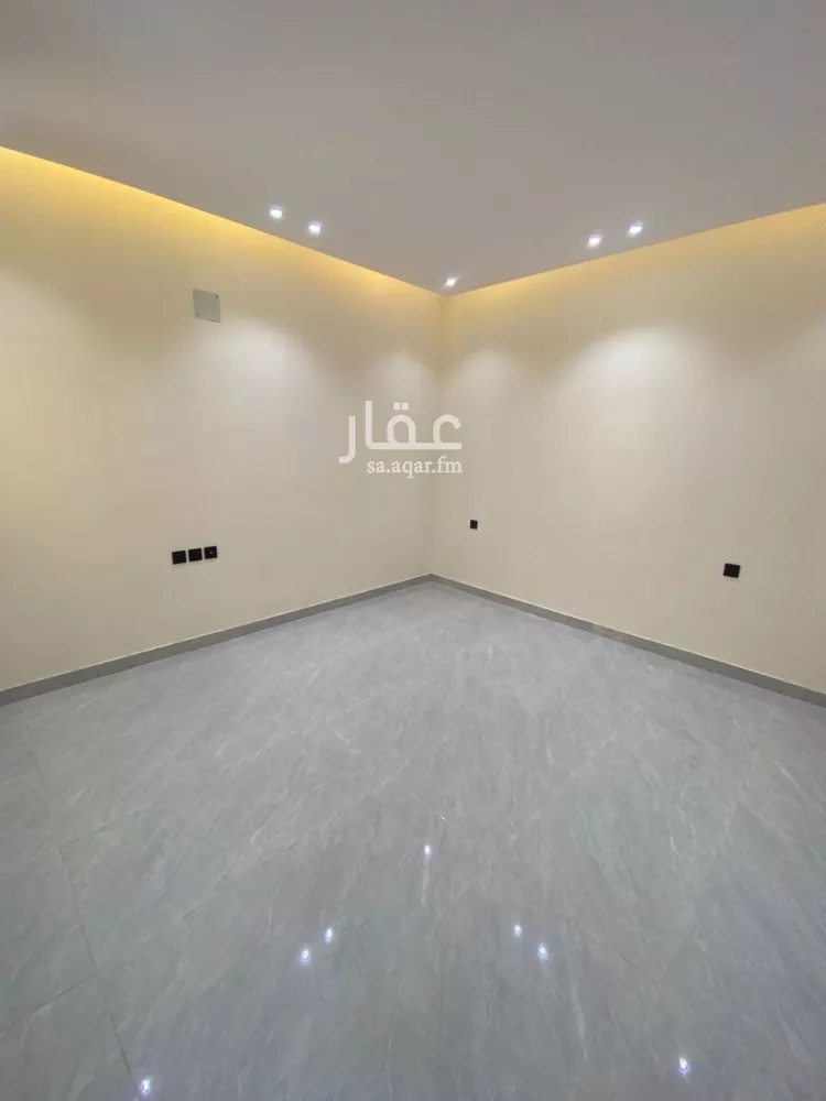 دور للبيع في شارع الزبيريه, حي عكاظ, مدينة الرياض, منطقة الرياض صورة 2