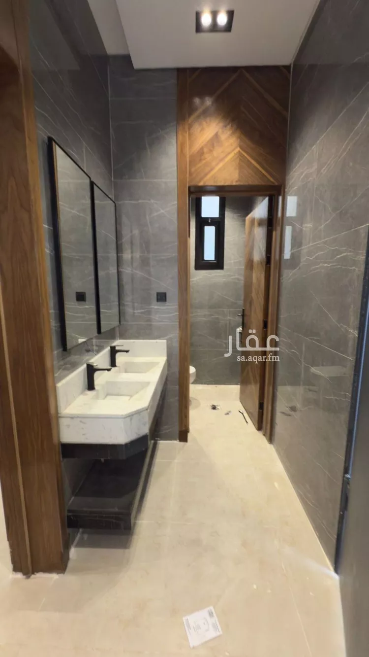 فيلا للبيع في شارع حسين الأبريقي, حي عكاظ, مدينة الرياض, منطقة الرياض صورة 2