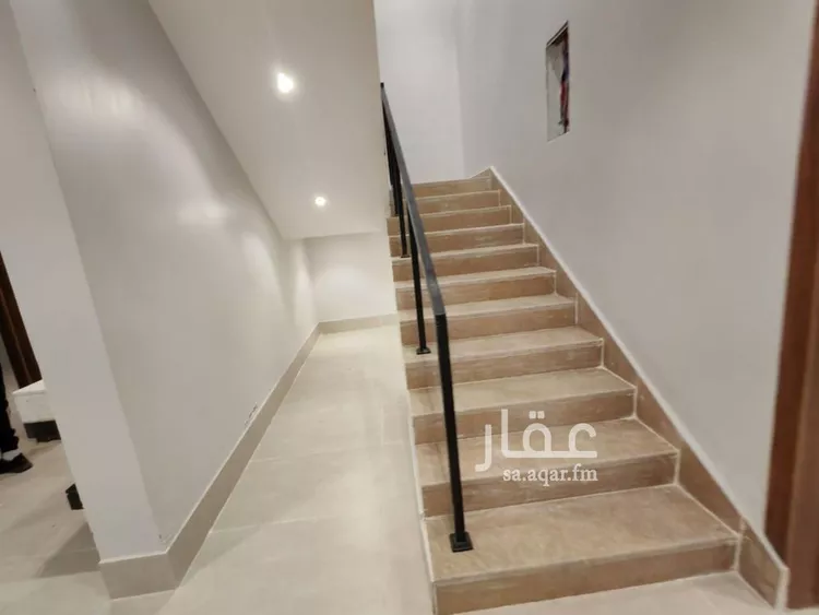 فيلا للبيع في شارع حسين الأبريقي, حي عكاظ, مدينة الرياض, منطقة الرياض صورة 4
