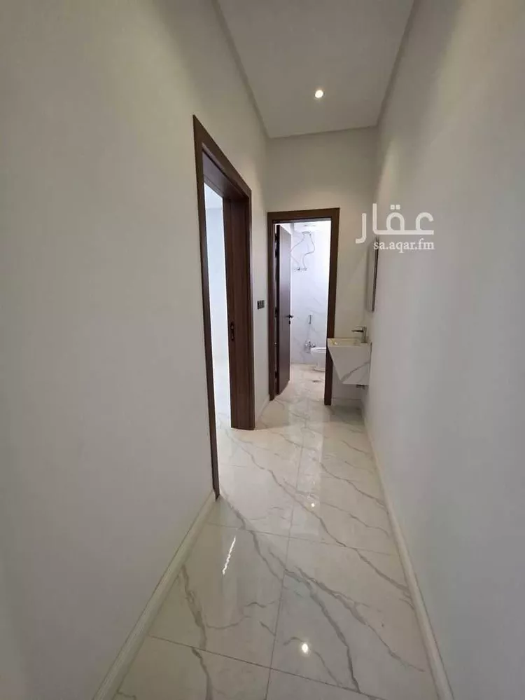 Floor for Sale in Riyadh Al Hazm 9